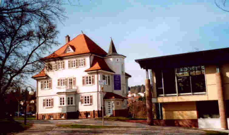 Haus Bühler  -  neben dem Rathaus